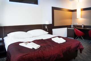 Отель Park Hotel Diament Zabrze - Gliwice Забже Стандартный двухместный номер с 1 кроватью или 2 отдельными кроватями-1